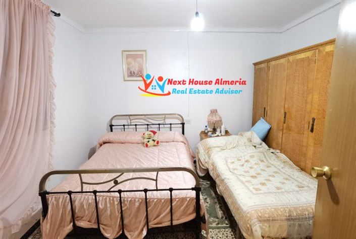 Image No.19-6 Bed Country House for sale