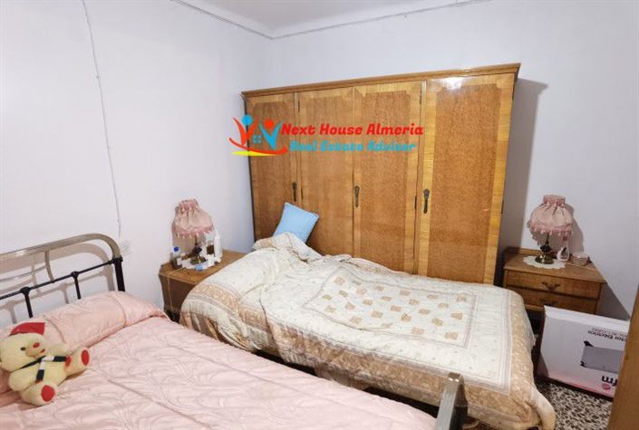 Image No.20-6 Bed Country House for sale