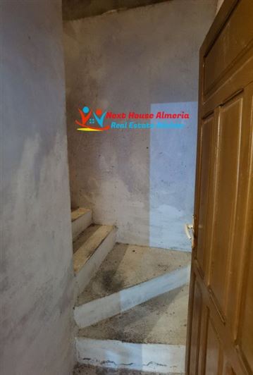 Image No.22-6 Bed Country House for sale