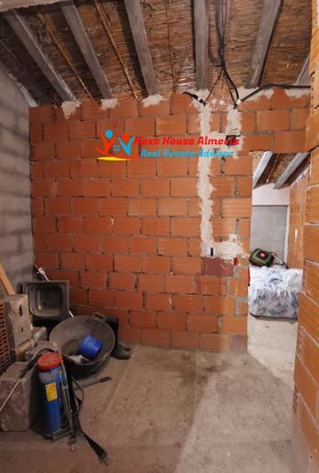 Image No.38-6 Bed Country House for sale