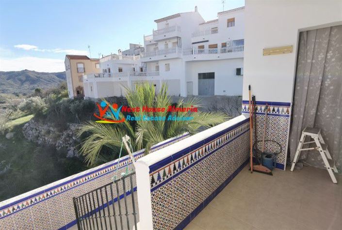 Image No.23-5 Bed Townhouse for sale