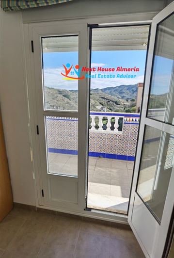 Image No.34-5 Bed Townhouse for sale