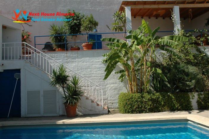 Image No.6-4 Bed Villa for sale