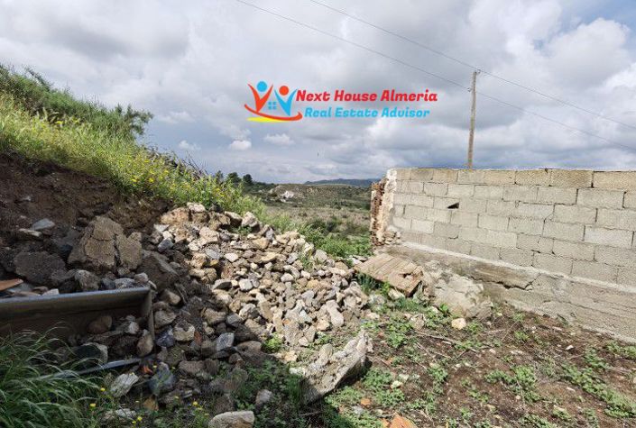 Image No.12-2 Bed Country House for sale