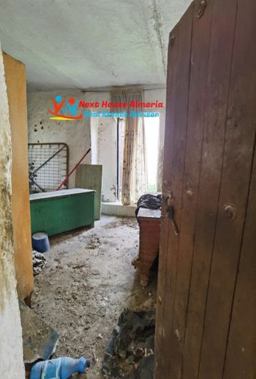 Image No.8-2 Bed Country House for sale