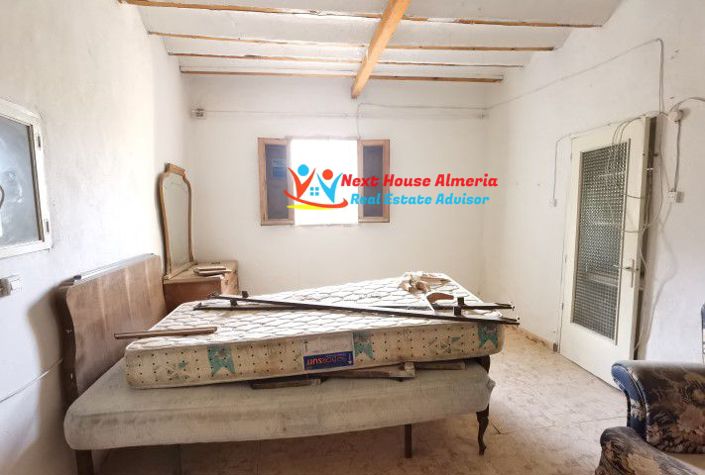 Image No.17-8 Bed Country House for sale