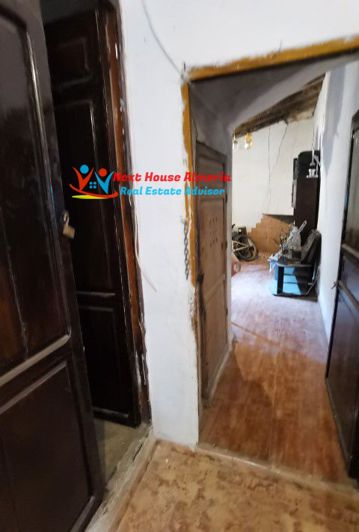 Image No.21-8 Bed Country House for sale