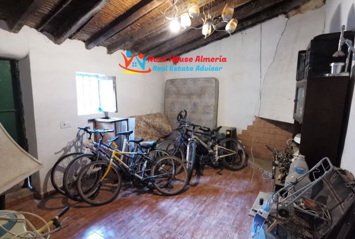 Image No.22-8 Bed Country House for sale