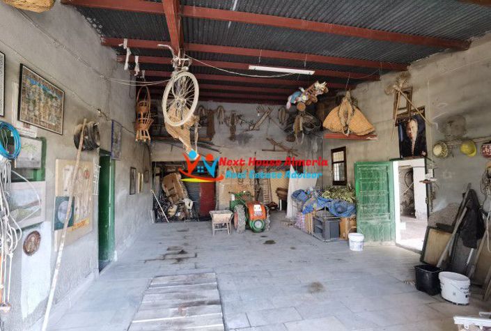 Image No.35-8 Bed Country House for sale