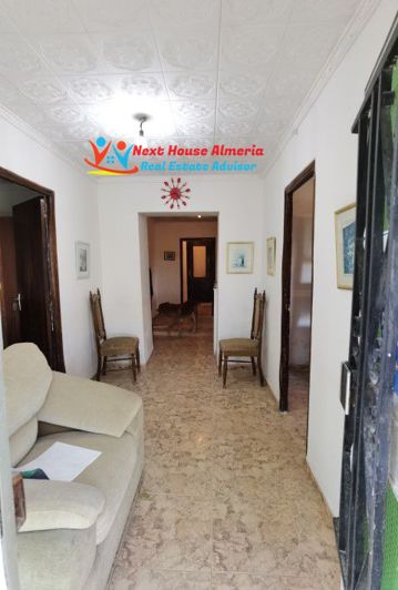 Image No.4-8 Bed Country House for sale