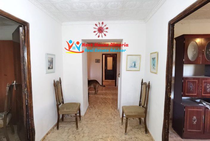 Image No.5-8 Bed Country House for sale