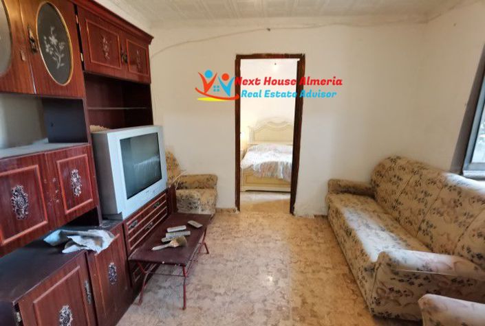 Image No.6-8 Bed Country House for sale