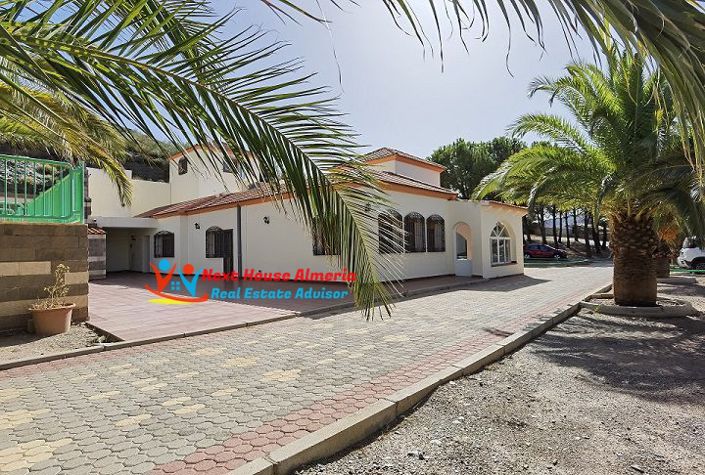 Image No.26-7 Bed Country House for sale