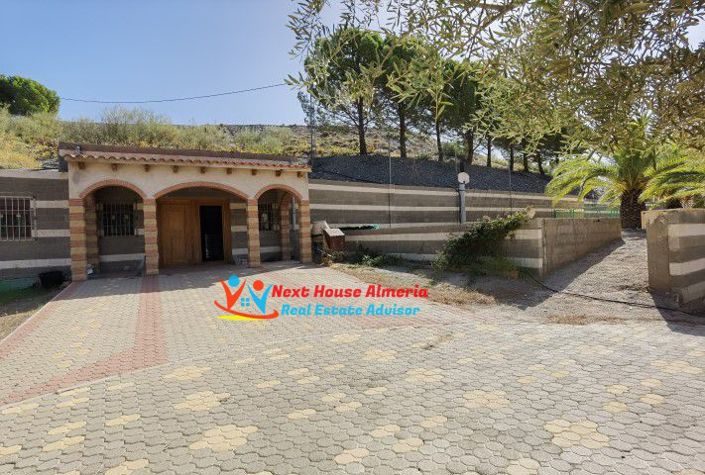 Image No.8-7 Bed Country House for sale