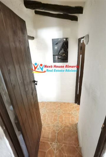 Image No.28-3 Bed Country House for sale