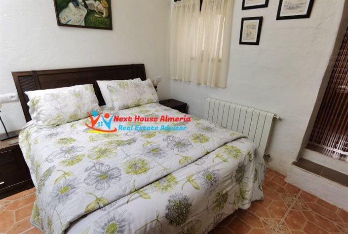 Image No.30-3 Bed Country House for sale