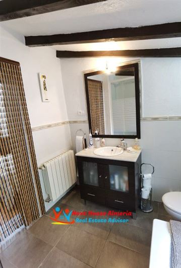 Image No.35-3 Bed Country House for sale