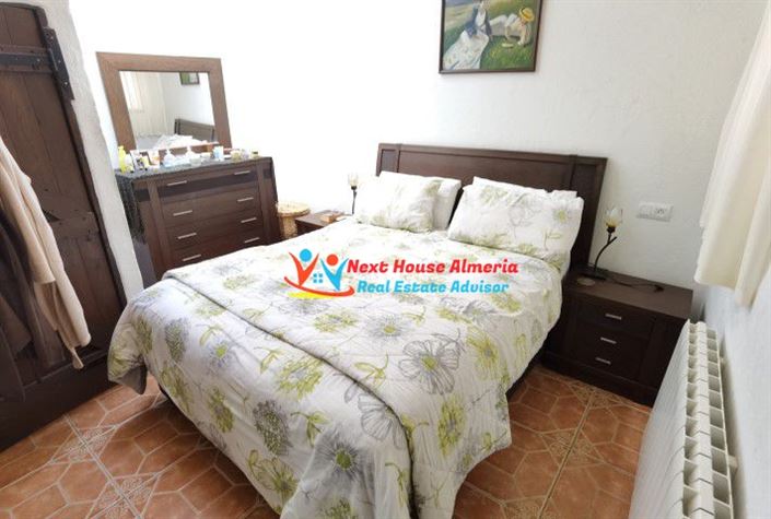 Image No.37-3 Bed Country House for sale