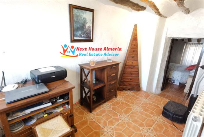 Image No.40-3 Bed Country House for sale