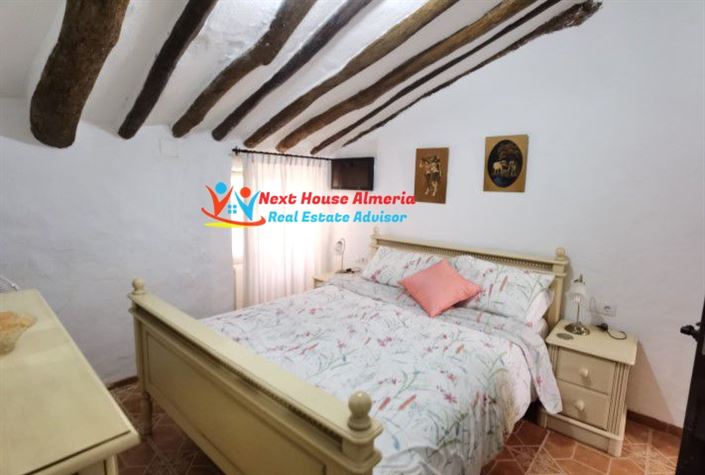 Image No.43-3 Bed Country House for sale