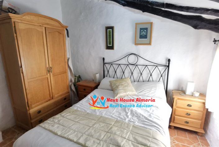 Image No.50-3 Bed Country House for sale