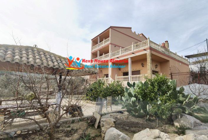 Image No.6-4 Bed Villa for sale