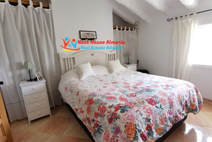 Image No.34-5 Bed Country House for sale