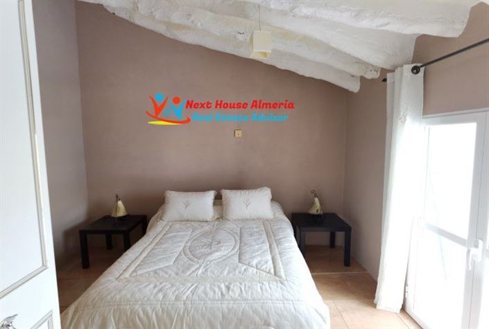 Image No.48-5 Bed Country House for sale