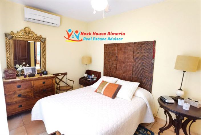 Image No.39-3 Bed Country House for sale