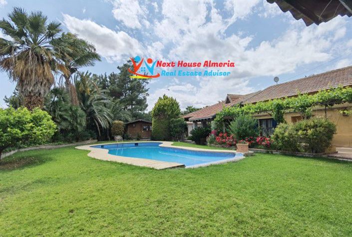 Image No.10-3 Bed Country House for sale