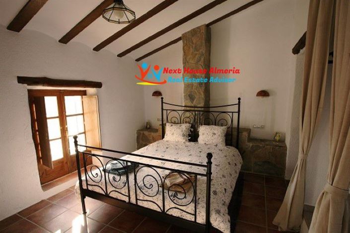 Image No.26-8 Bed Country House for sale