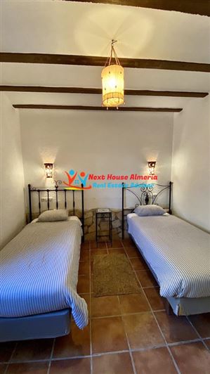 Image No.31-8 Bed Country House for sale