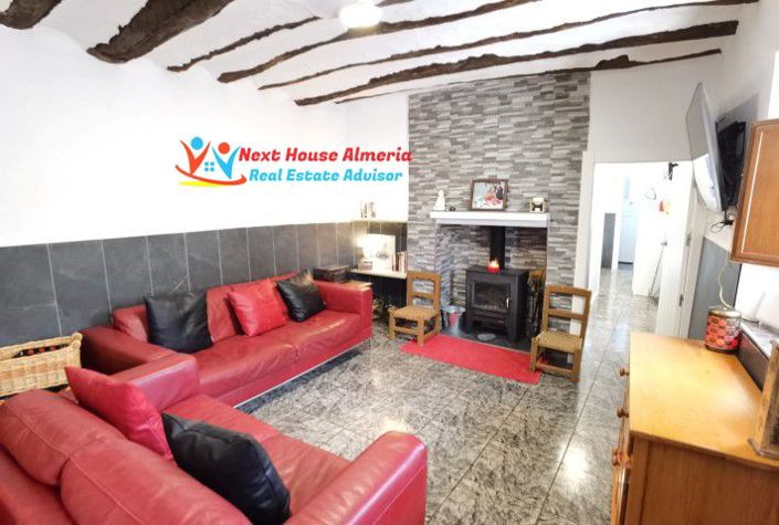 Image No.11-3 Bed Country House for sale