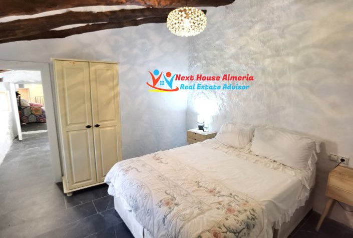 Image No.35-3 Bed Country House for sale