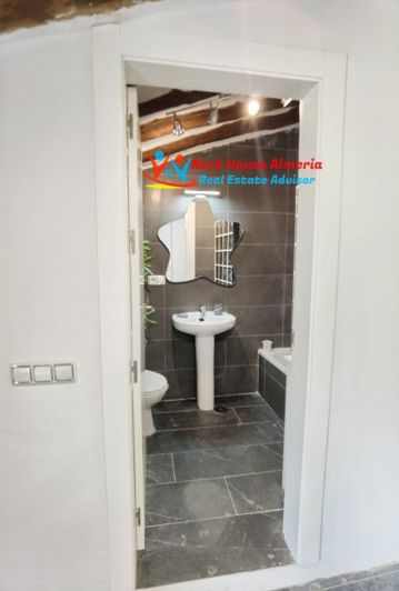 Image No.38-3 Bed Country House for sale