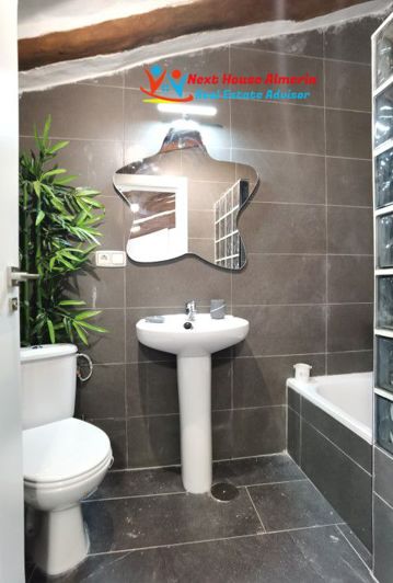 Image No.39-3 Bed Country House for sale