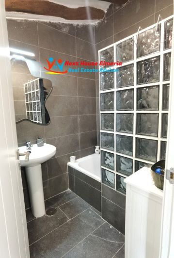 Image No.40-3 Bed Country House for sale