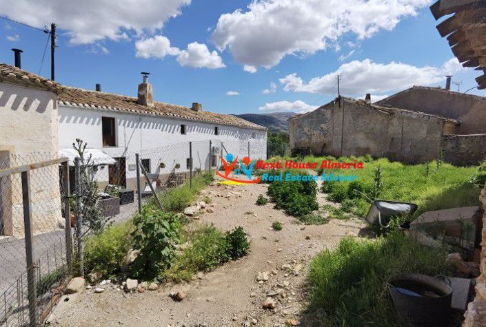 Image No.51-3 Bed Country House for sale