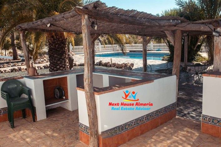 Image No.5-7 Bed Country House for sale