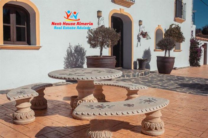 Image No.10-7 Bed Country House for sale