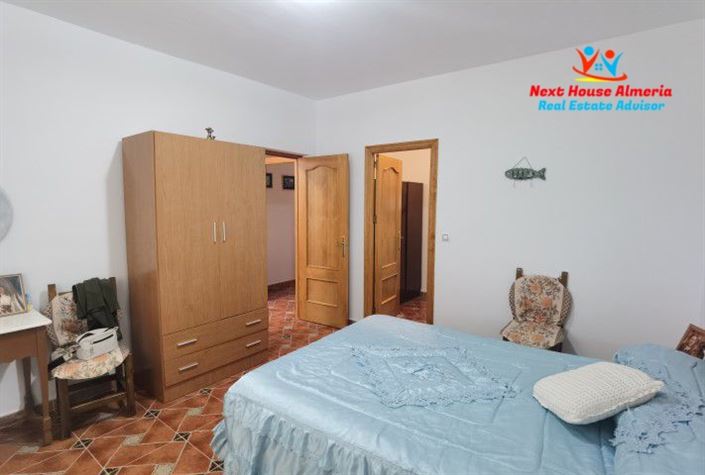 Image No.30-8 Bed Country House for sale