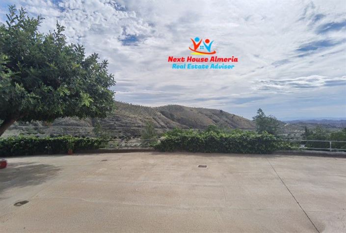 Image No.8-8 Bed Country House for sale