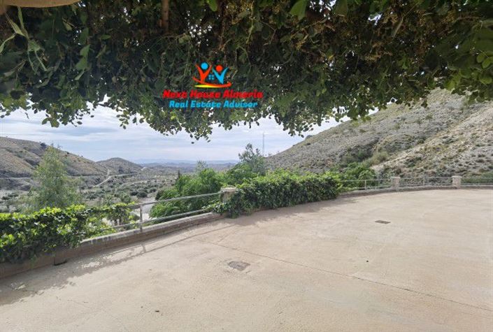 Image No.9-8 Bed Country House for sale