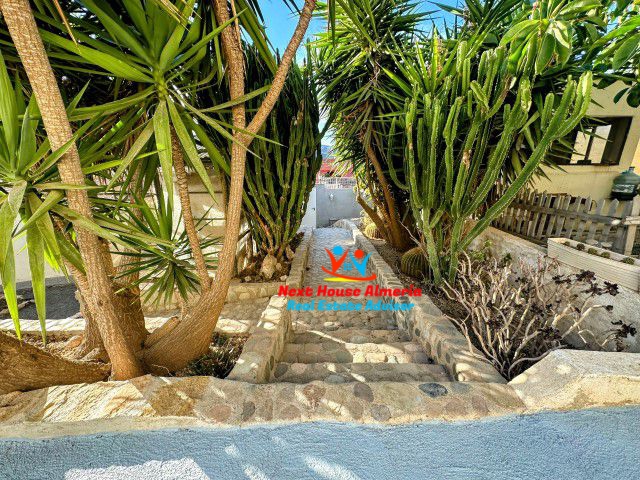 Image No.40-3 Bed Country House for sale