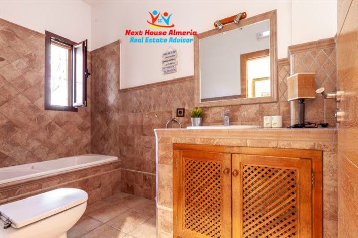 Image No.40-4 Bed Villa for sale