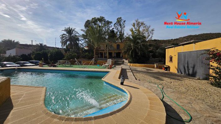 Image No.3-4 Bed Villa for sale