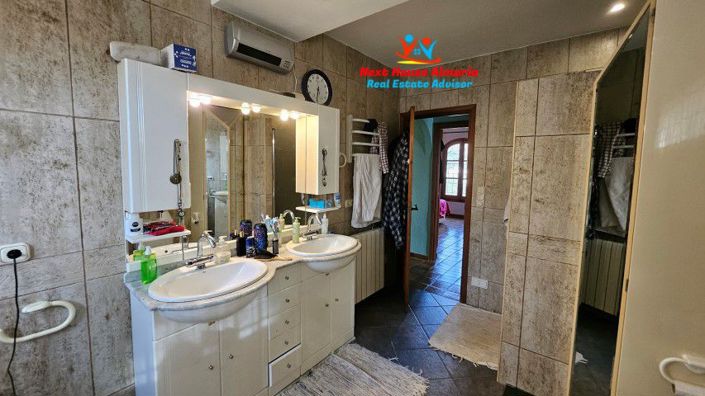 Image No.51-4 Bed Villa for sale