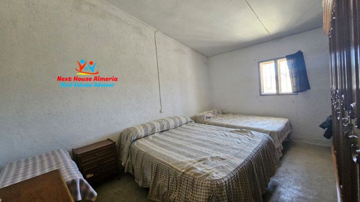 Image No.11-6 Bed Country House for sale