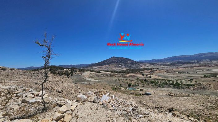 Image No.2-6 Bed Country House for sale