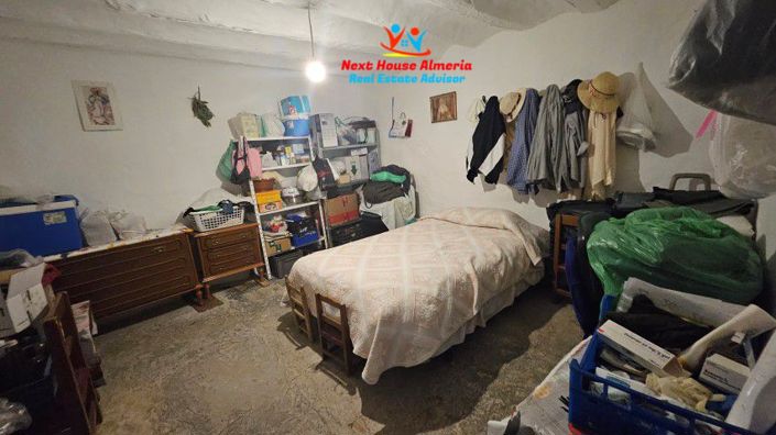 Image No.20-6 Bed Country House for sale